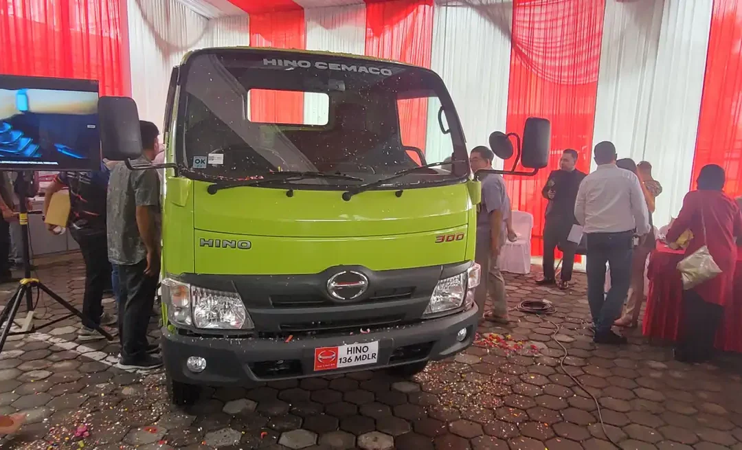 Hino 300 136 MDLR Resmi Diluncurkan di Solo Raya